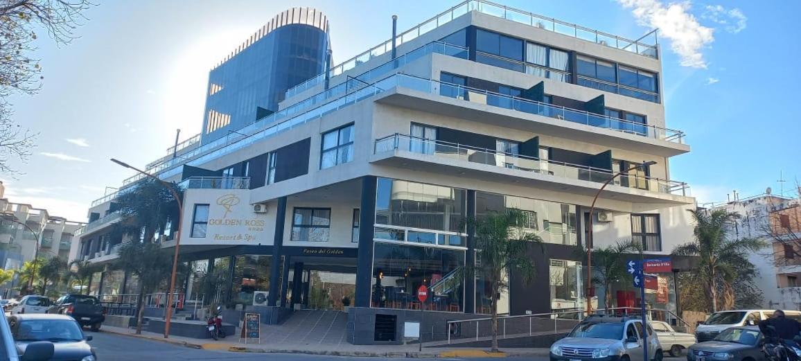 Golden Ross Hotel Villa Carlos Paz Bagian luar foto
