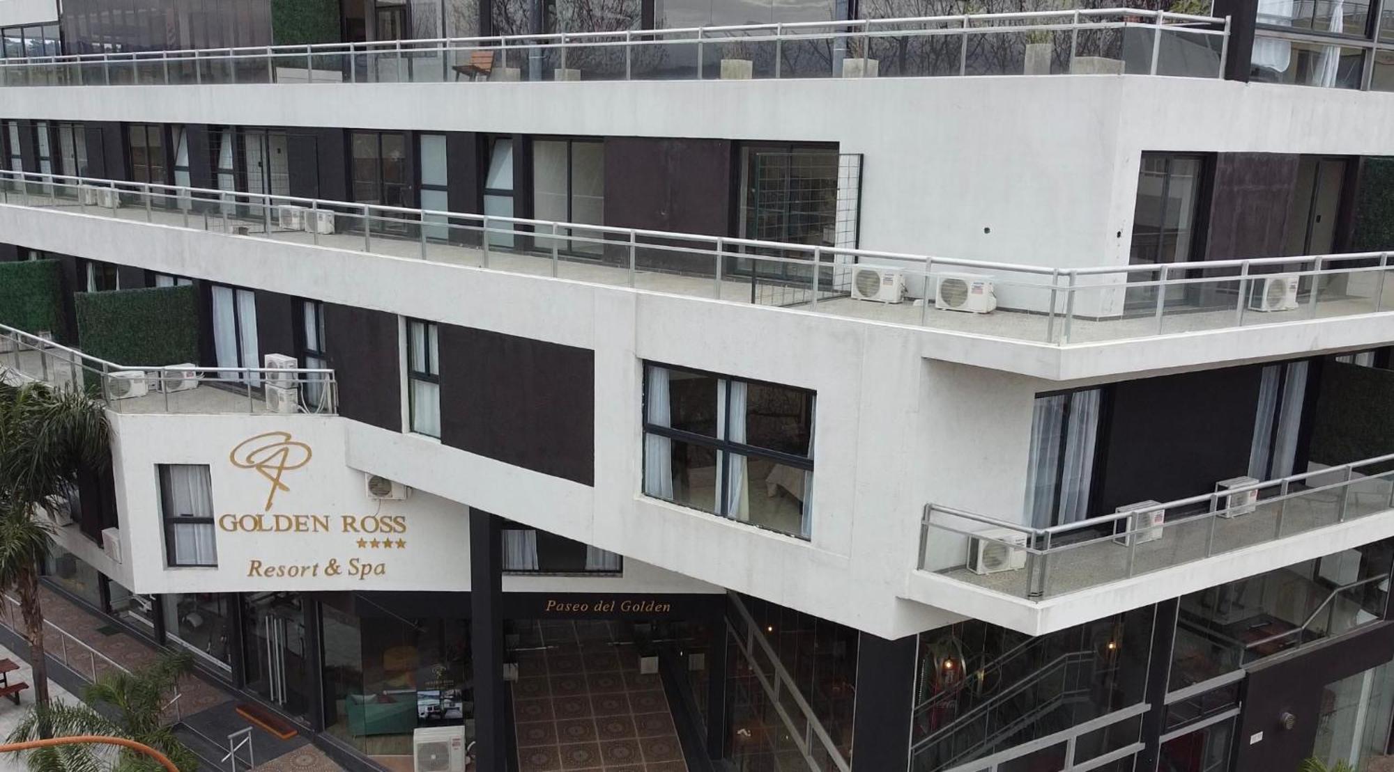 Golden Ross Hotel Villa Carlos Paz Bagian luar foto