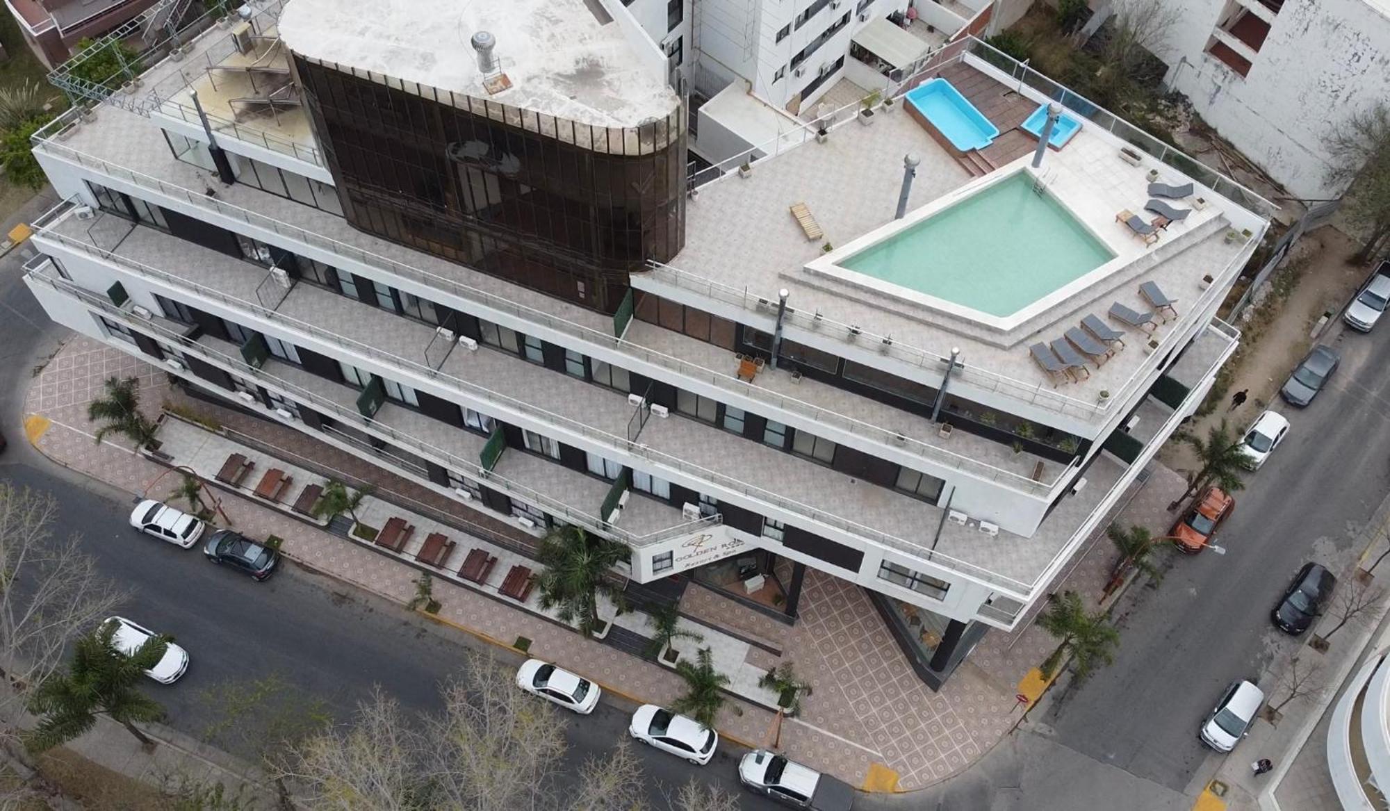 Golden Ross Hotel Villa Carlos Paz Bagian luar foto