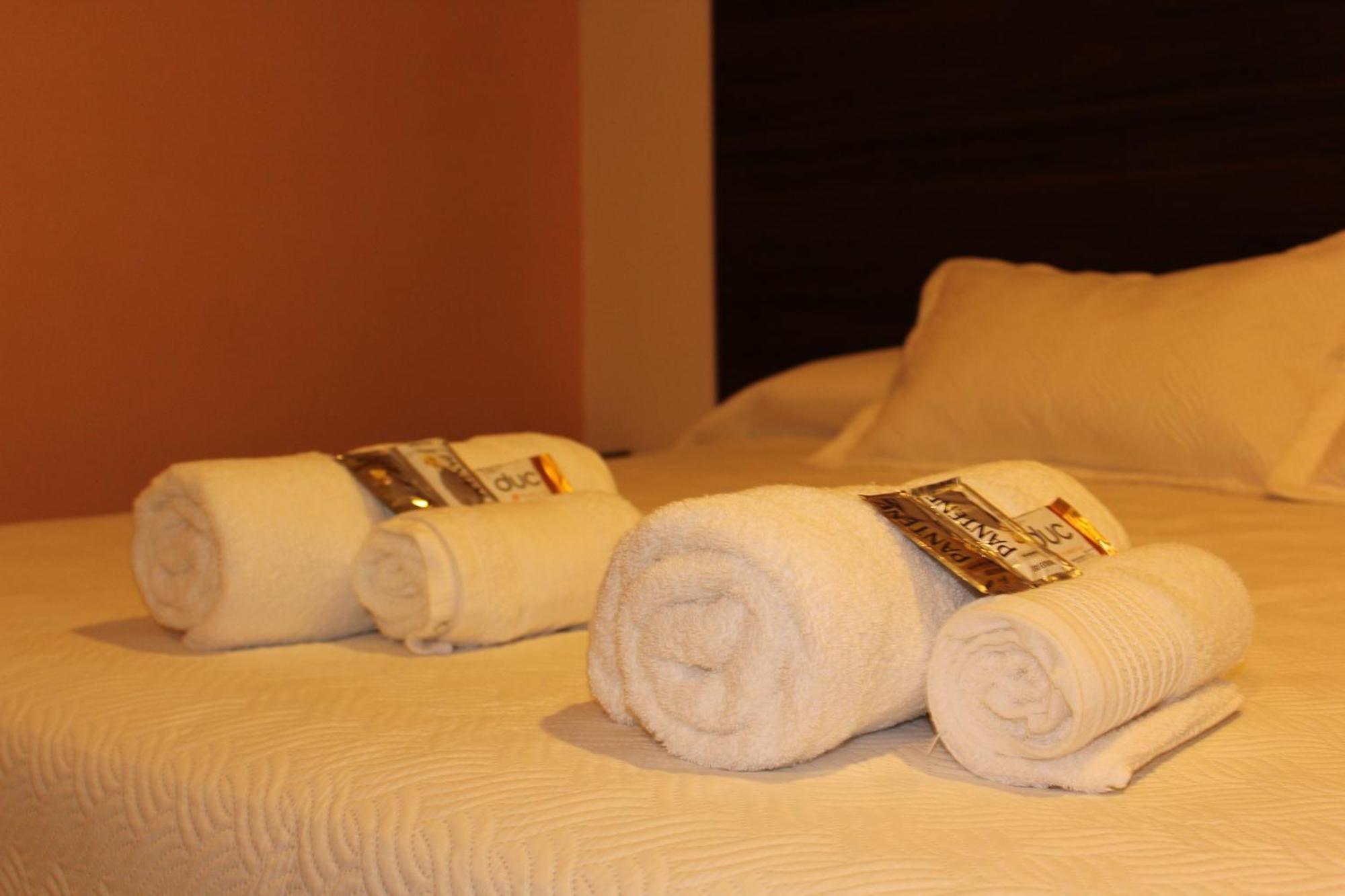 Golden Ross Hotel Villa Carlos Paz Bagian luar foto