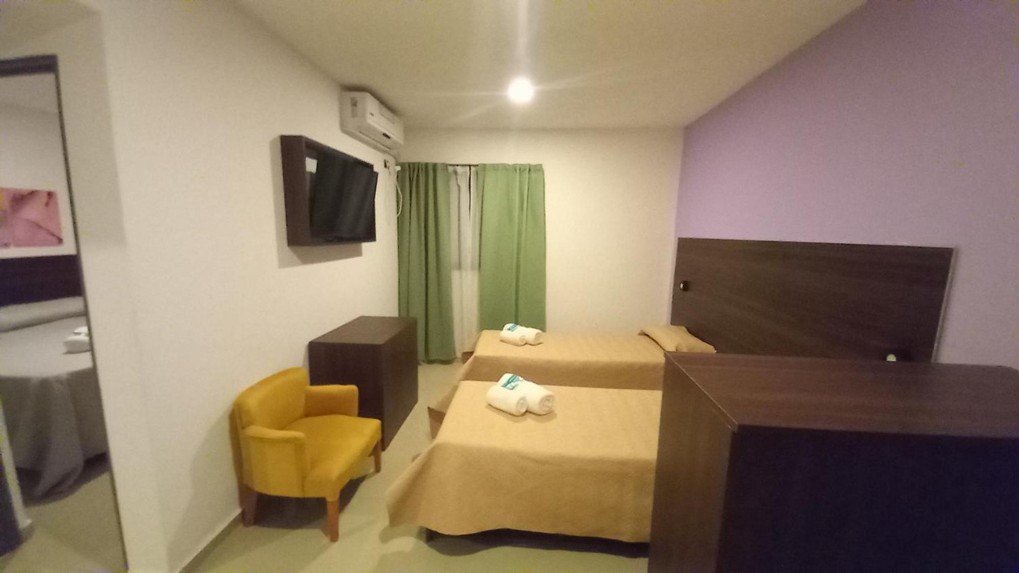 Golden Ross Hotel Villa Carlos Paz Bagian luar foto